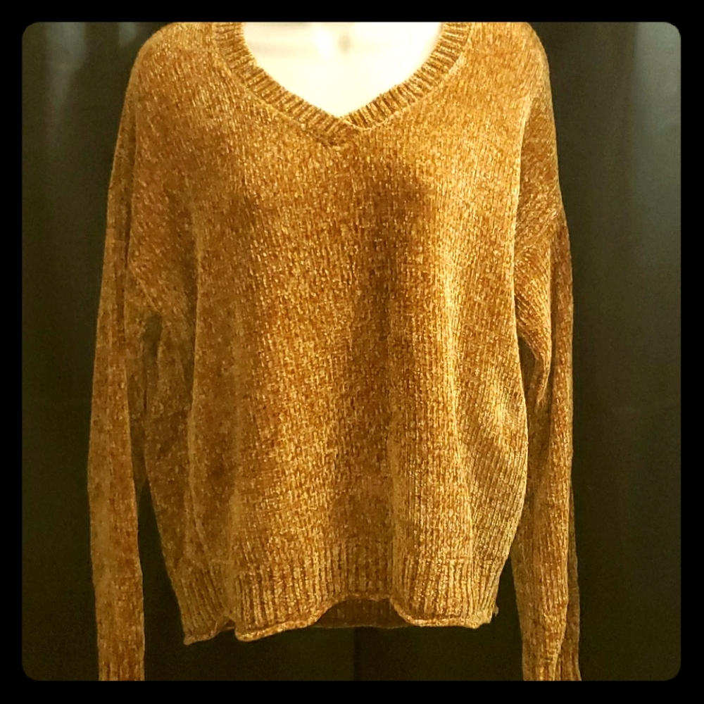 Mustard yellow sweater - fuzzy
